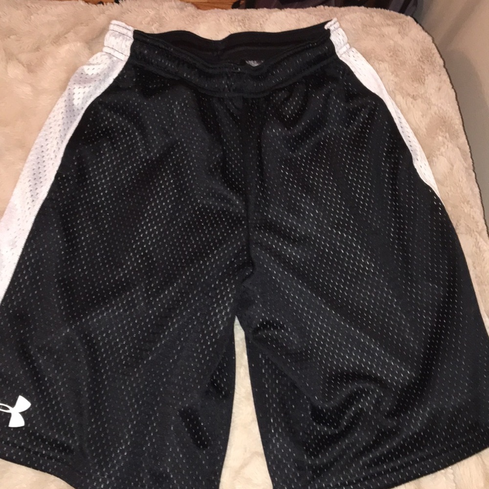 Black men’s under armour shorts